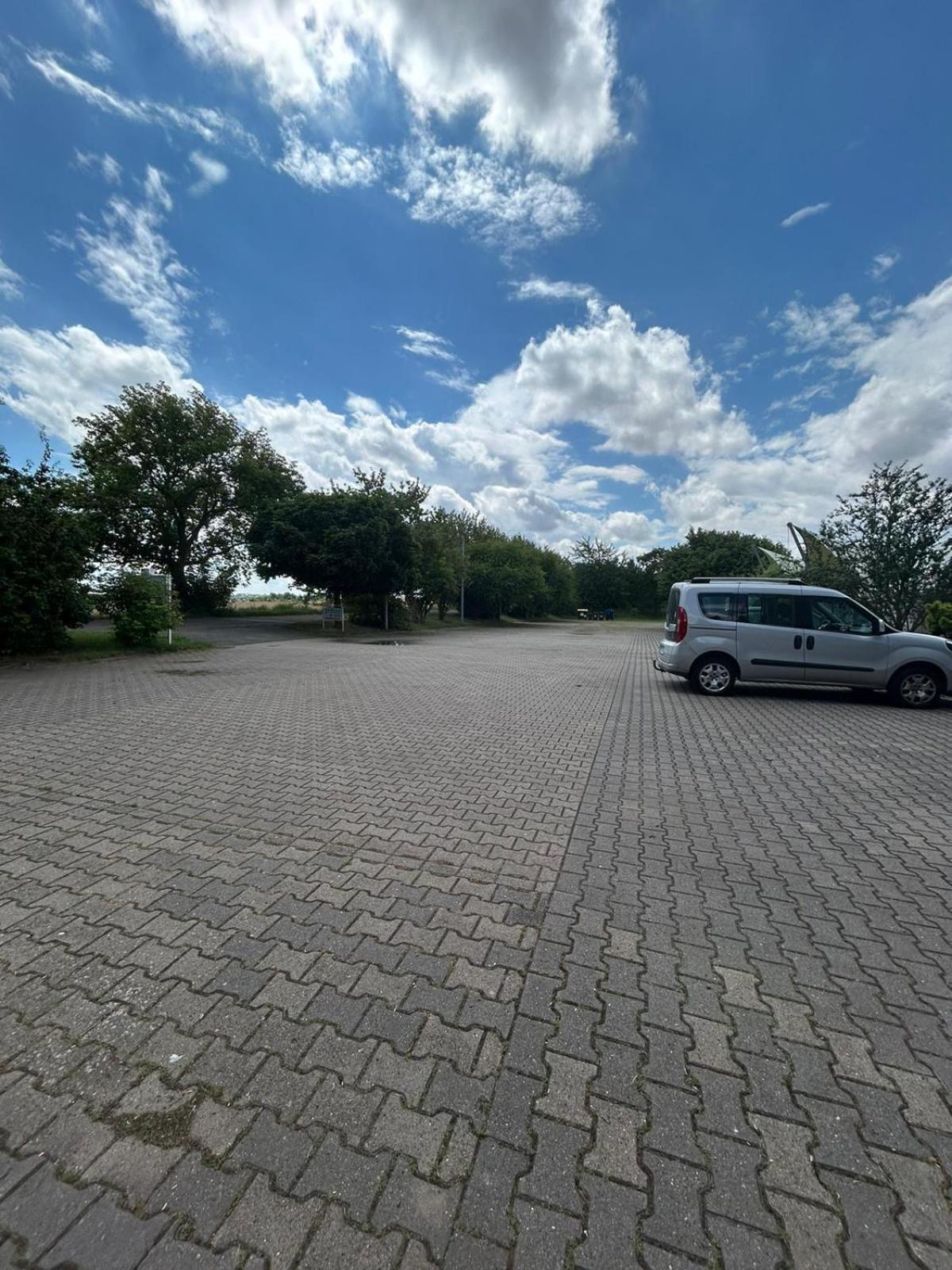 Abb Sportcenter Gaensefurth, Doppelzimmer Ohne Kueche, Standard Doppelzimmer Mit Kueche Hecklingen  Exterior foto