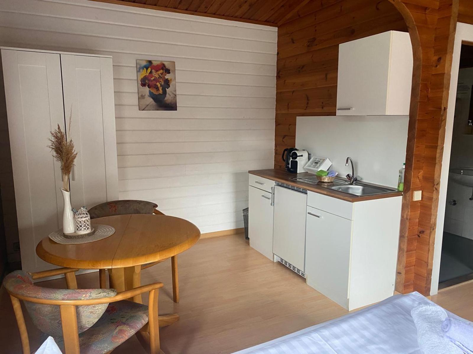 Abb Sportcenter Gaensefurth, Doppelzimmer Ohne Kueche, Standard Doppelzimmer Mit Kueche Hecklingen  Exterior foto